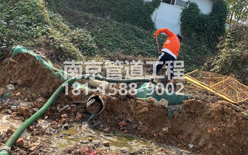 263公司工地化粪池清理